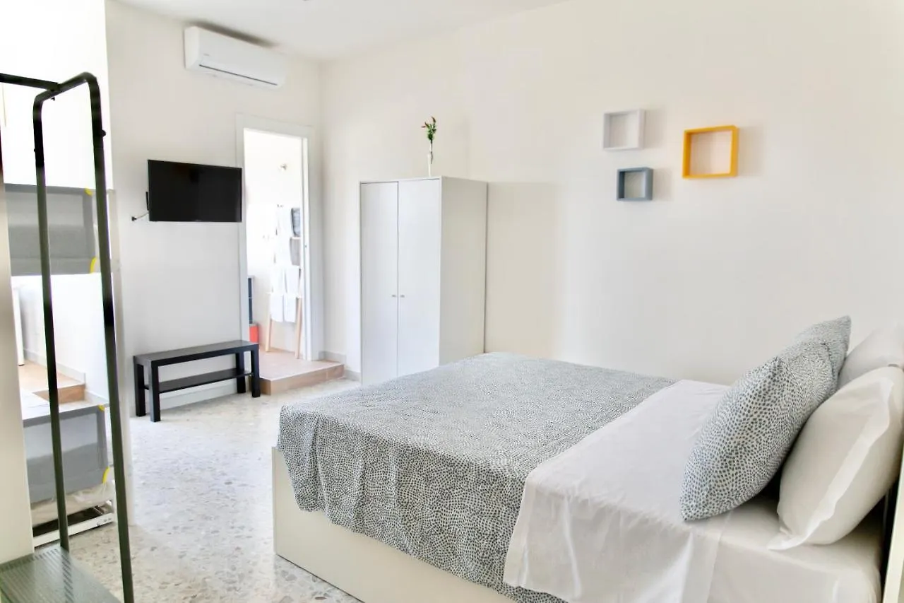 Allyoucantrip - Porto Napels 0*,